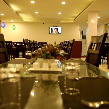 Hotel Queens Inn Velankanni Exteriör bild