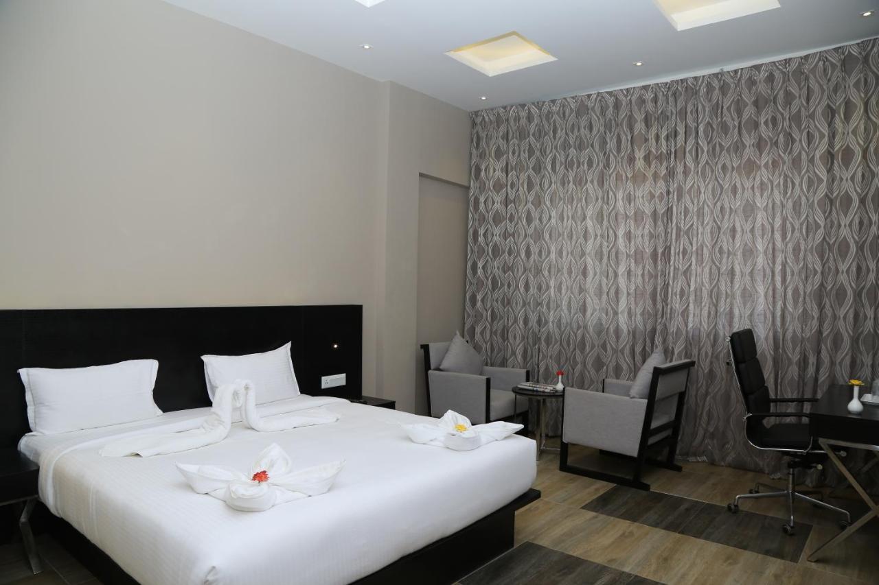 Hotel Queens Inn Velankanni Exteriör bild