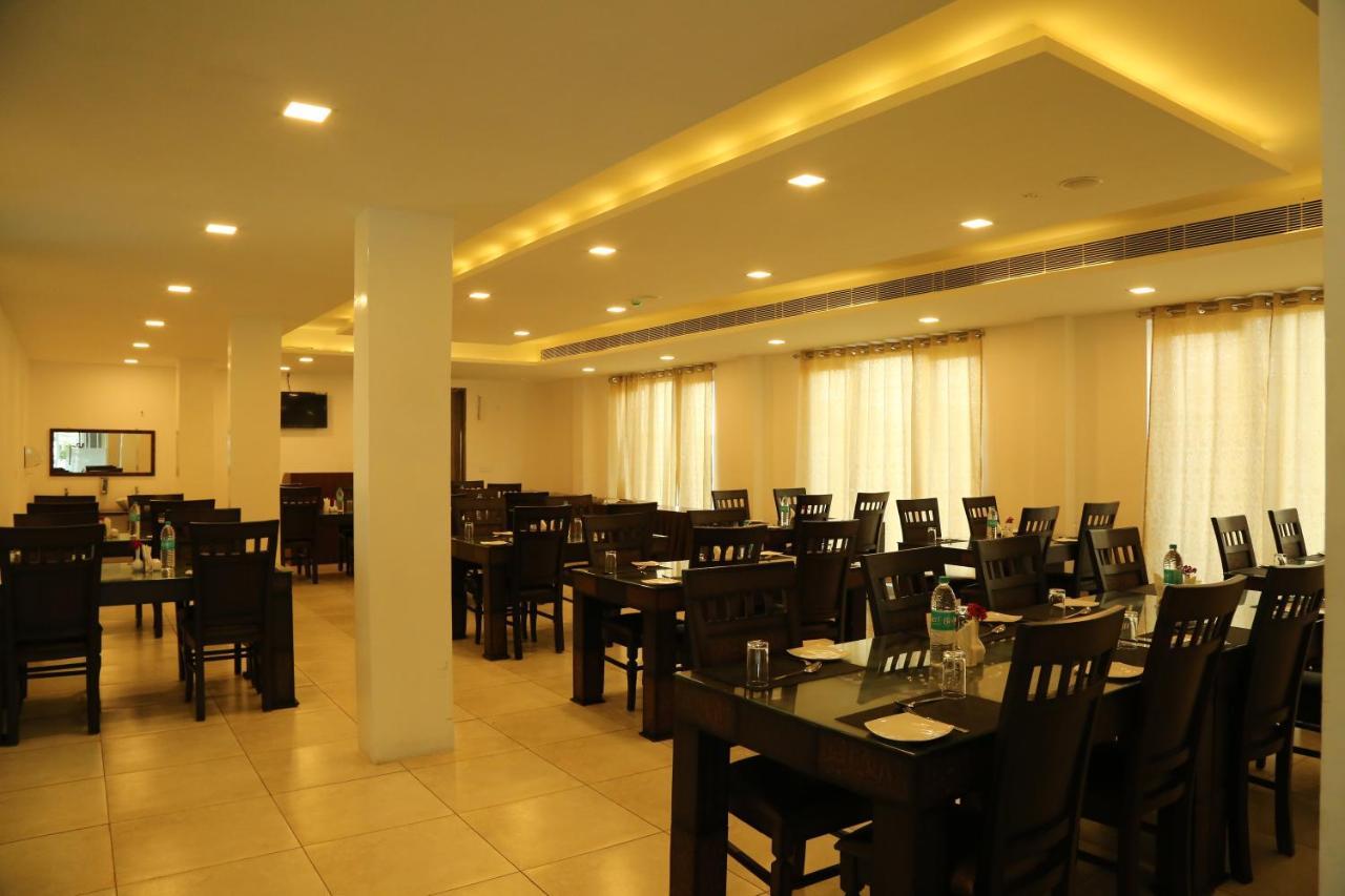 Hotel Queens Inn Velankanni Exteriör bild