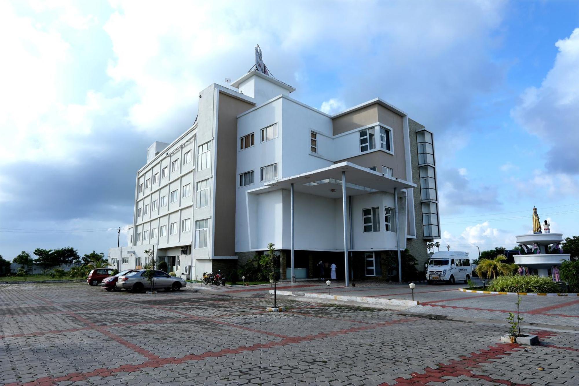 Hotel Queens Inn Velankanni Exteriör bild