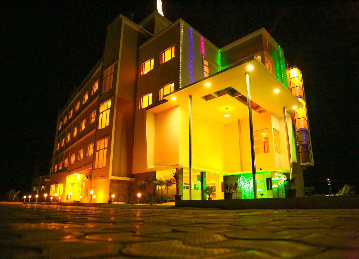 Hotel Queens Inn Velankanni Exteriör bild