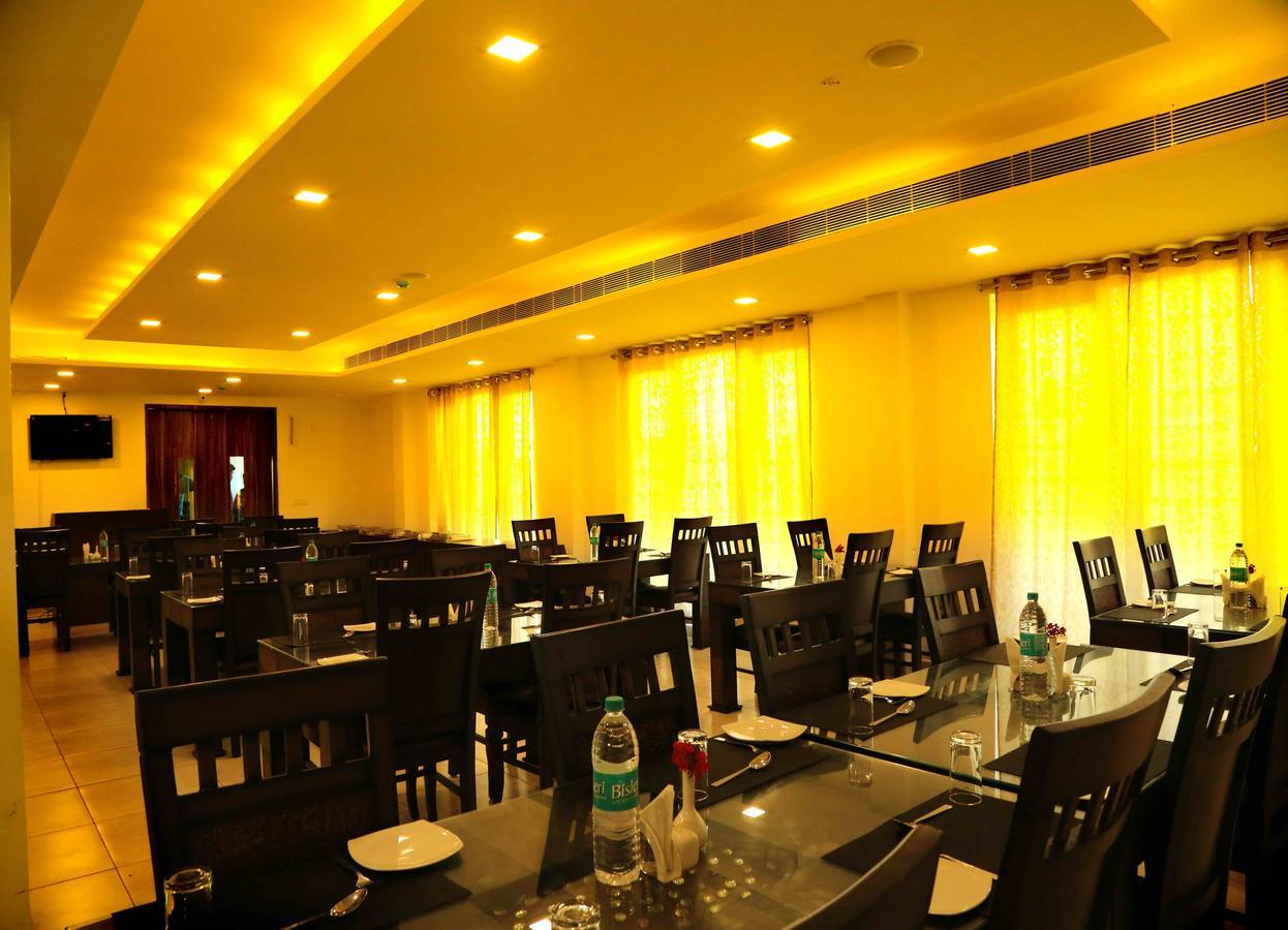 Hotel Queens Inn Velankanni Exteriör bild