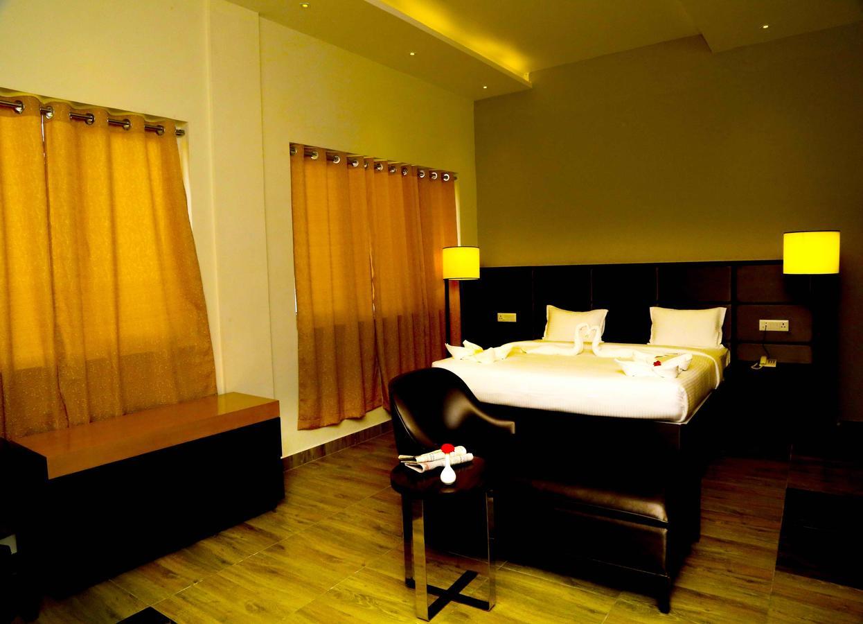 Hotel Queens Inn Velankanni Exteriör bild