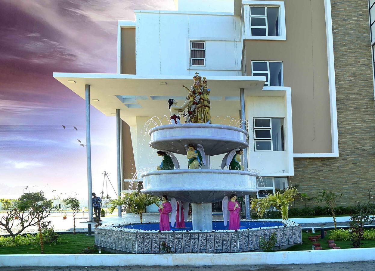Hotel Queens Inn Velankanni Exteriör bild